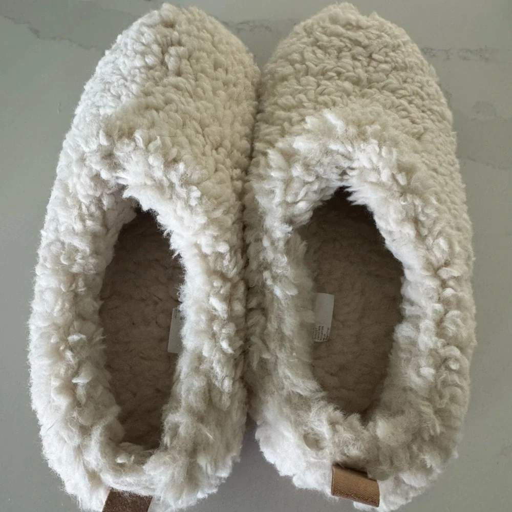 Slippers - Picture 4 of 5